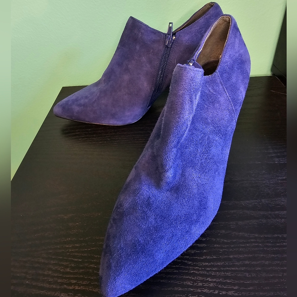 Charles By Charles David Deep Blue Suede Ankle Boots Women's Sz 5.5